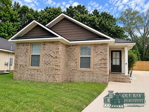 Building Photo - 18 Breydon Ct
