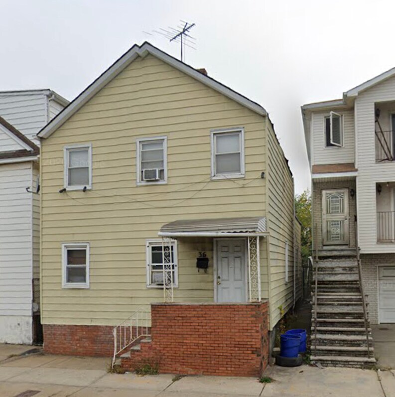 Primary Photo - 36 Harrison Ave