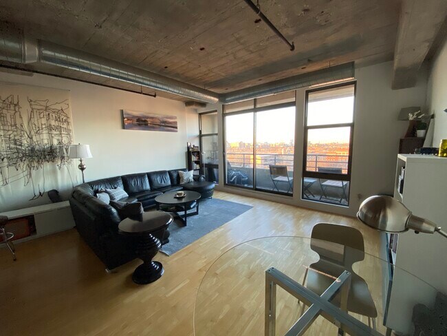 Foto del edificio - 1550 S Blue Island Ave