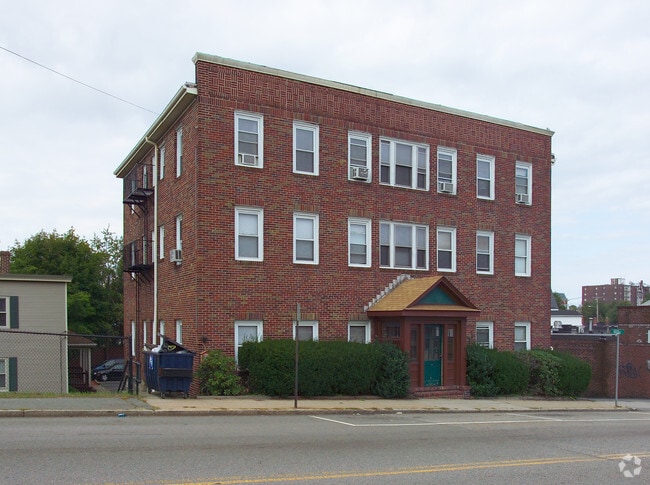Building Photo - 153-159 Water St