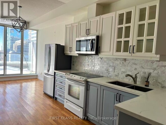 Building Photo - 111 Elizabeth St