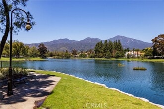 Building Photo - 225 Montana Del Lago Dr