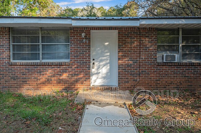 Foto del edificio - 53 Robinson Dr