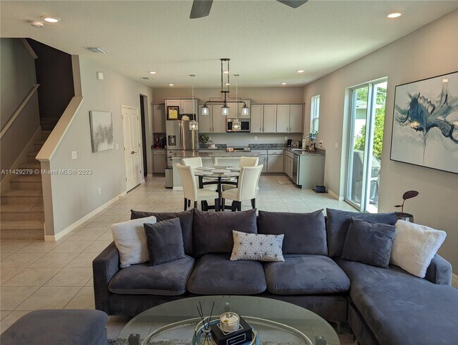 Foto del edificio - 9235 Freedom Hill Dr