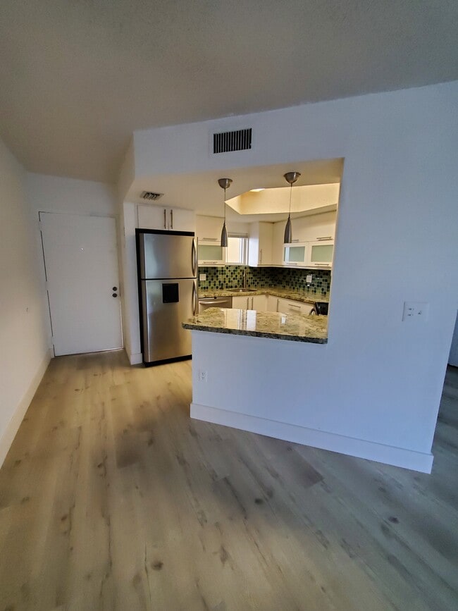 Building Photo - 8323 Lake Dr