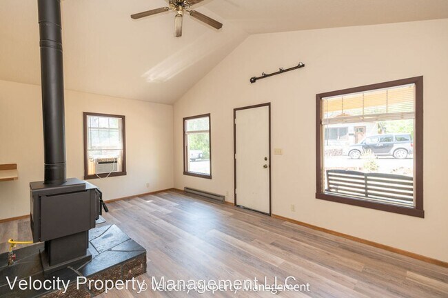 Building Photo - 1 br, 1 bath House - 343 NW Georgia Ave.