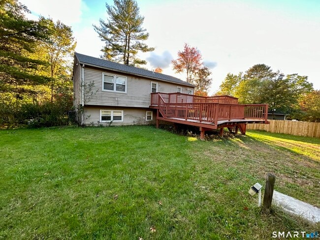 Building Photo - 489 Greenwoods Rd