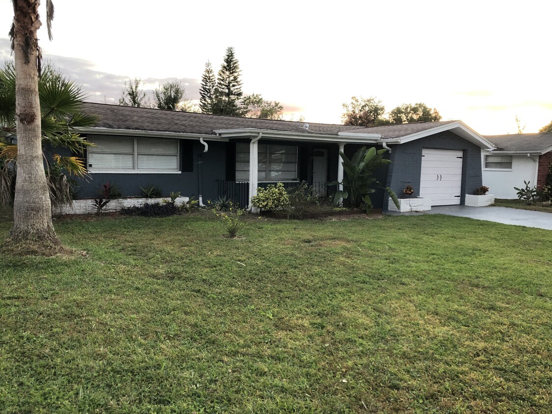 Primary Photo - 7906 Datura Ln