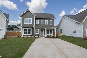 Building Photo - 130 Hampton Cir