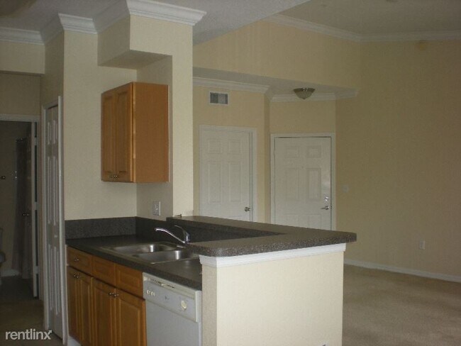Building Photo - 1 br, 1 bath Condo - 15015 Michelangelo Blvd