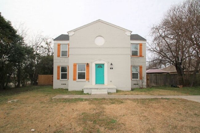 Building Photo - 321 SE 13th St