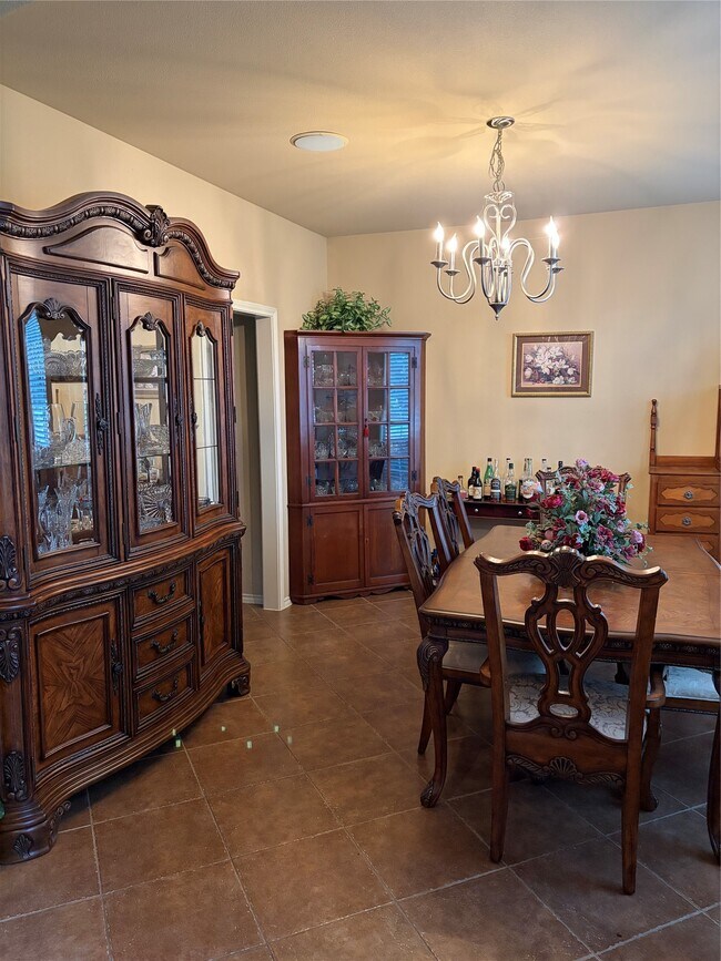 Building Photo - 2515 Silverton Bend