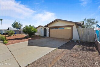 Building Photo - 5212 N 67th Dr