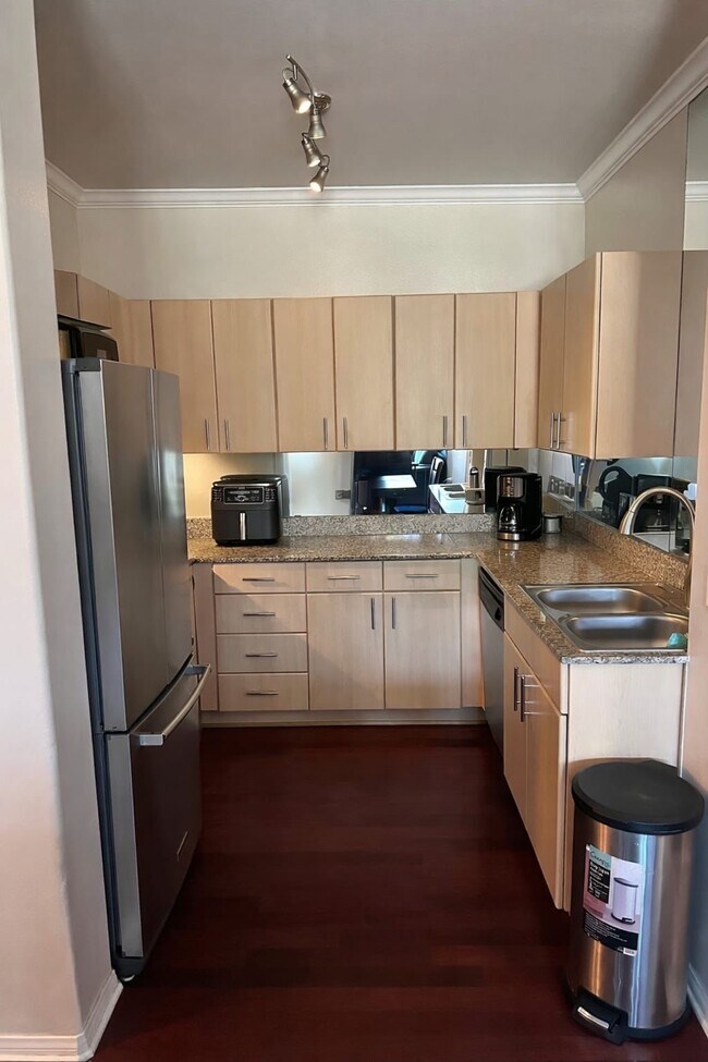 Foto del edificio - 1642 7th Ave