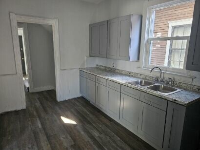 Building Photo - 735 Woodland Ave
