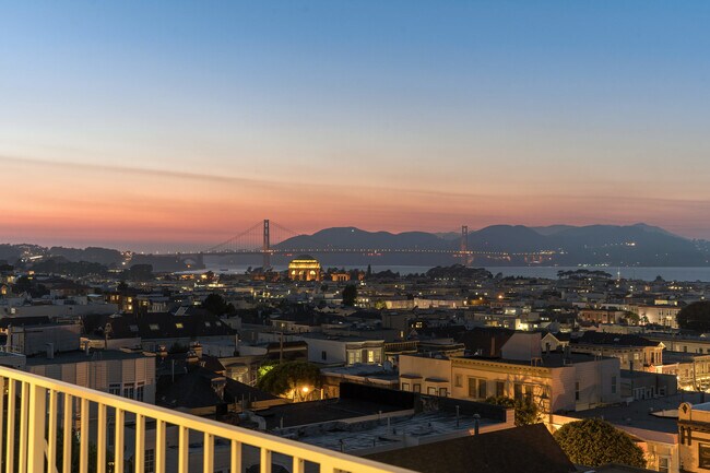 Building Photo - 2134 Green St