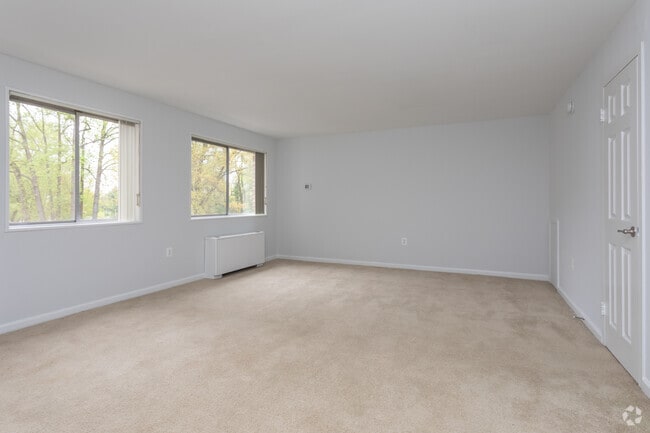 Studio - 573 SF - Cortland at Falls Church