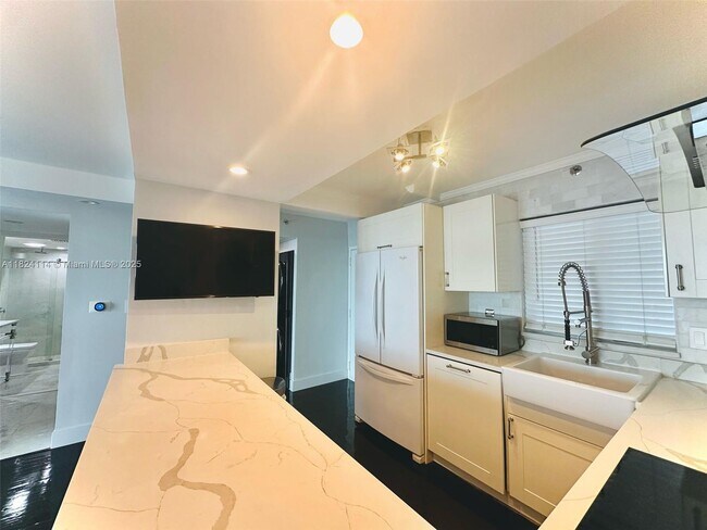 Foto del edificio - 1700 NW N River Dr
