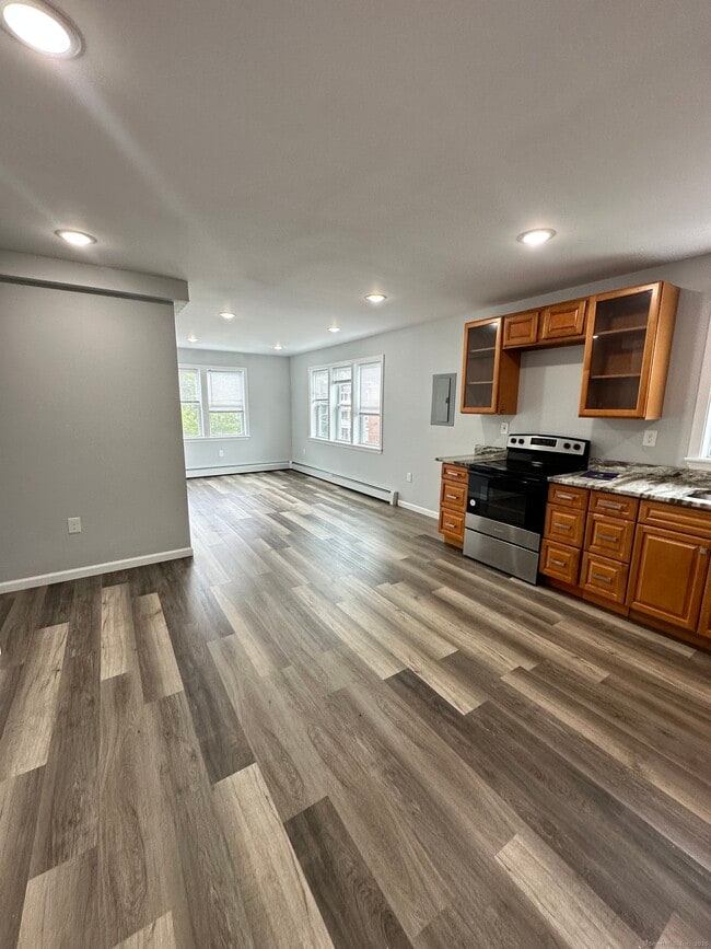 Building Photo - 178 Martin St