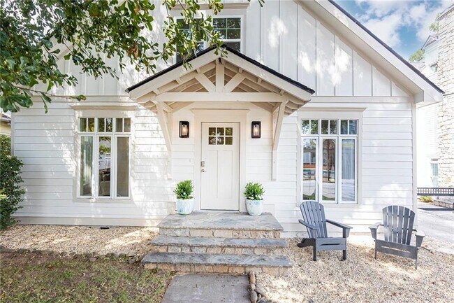 Foto del edificio - 433 Trabert Ave NW