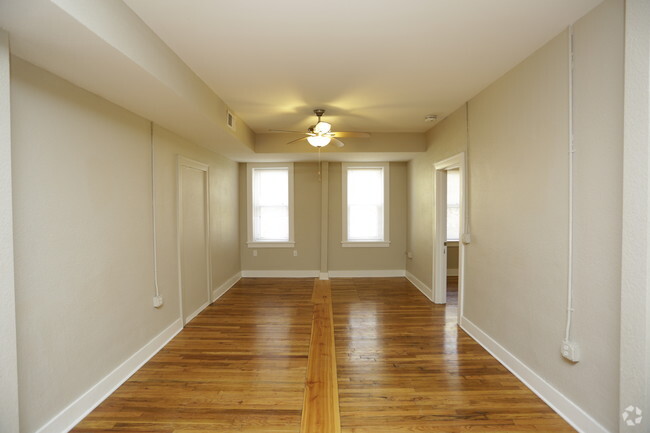 1BR, 1BA - 624 SF - Market Street Lofts