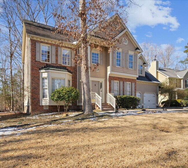 Foto del edificio - 4-Bed Oasis in Treyburn Community