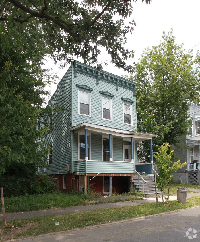 Primary Photo - 542 N Pearl St