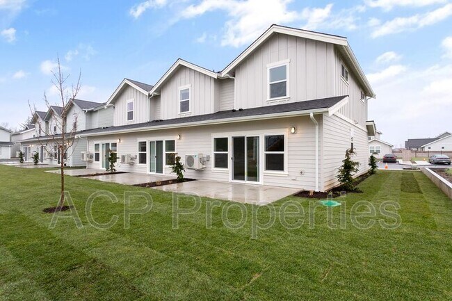Building Photo - 2282 Brome St