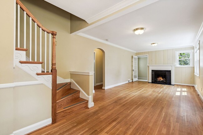 Photo - 5203 Elsmere Ave House