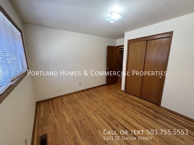 Building Photo - 5101 SE Taylor St