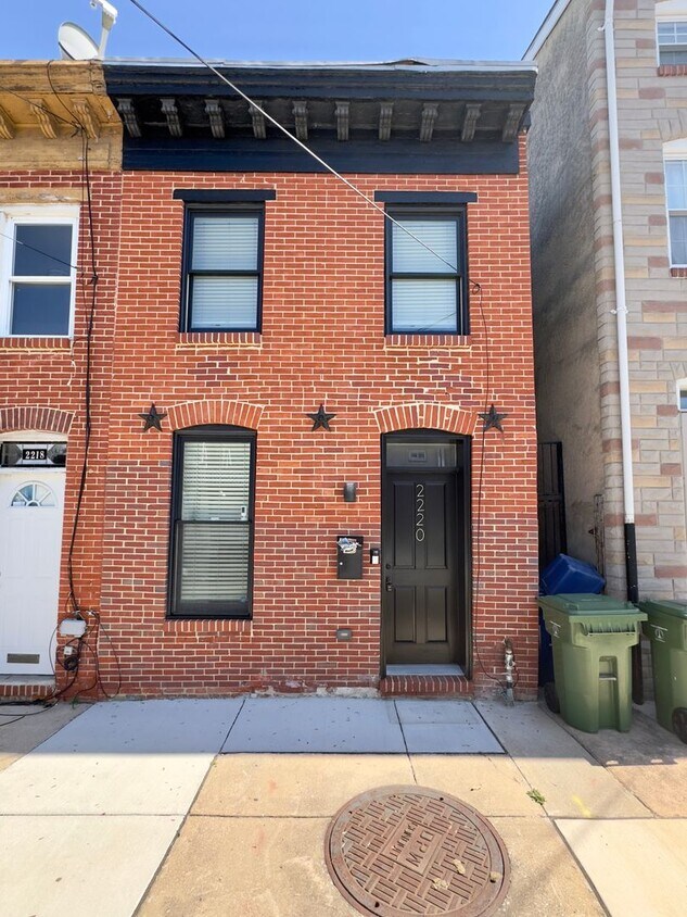 Primary Photo - Modern 2-Bedroom Townhome with Private Dec...