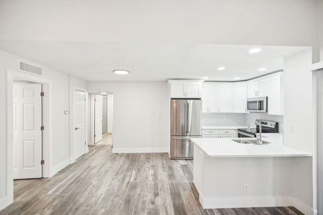 Foto del edificio - South Bay Plantation Apartments