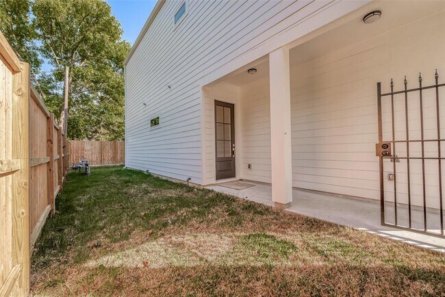 Foto del edificio - 9414 McGallion Rd