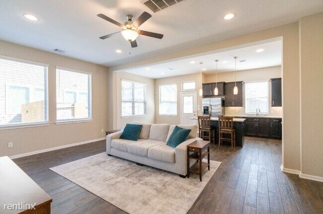 Foto del edificio - 4334 Foggy Creek Ln