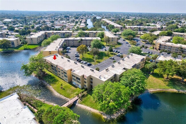 Building Photo - 5860 NW 64th Ave