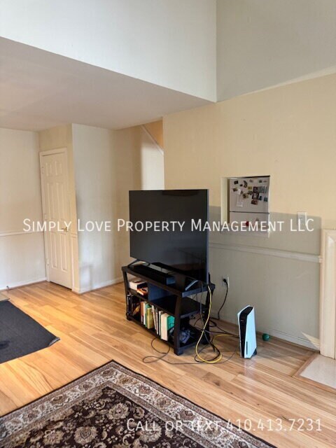 Building Photo - 6520 Lake Park Dr