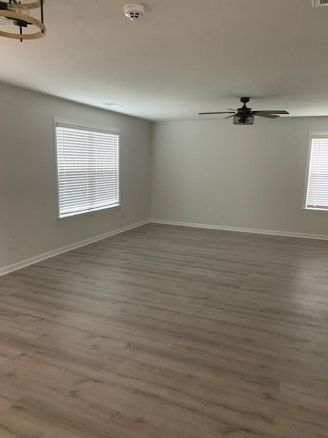 Foto del edificio - 7114 Luna Mae Ct