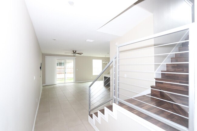 Building Photo - 7964 Elka Lp