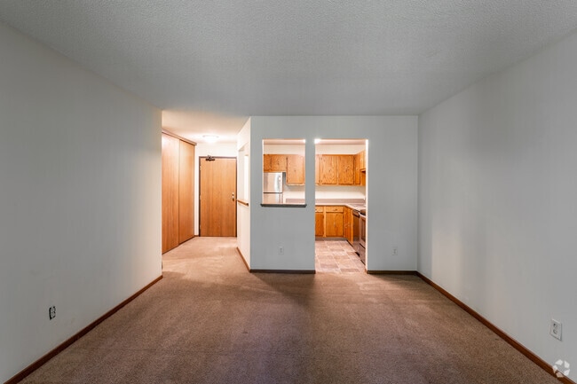 2BR, 2BA - 1,000SF - Living Room - Valley Creek West