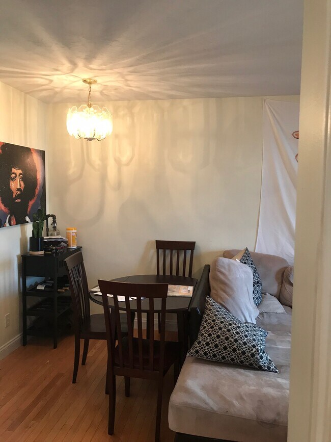 Foto del edificio - 111 W 8th St