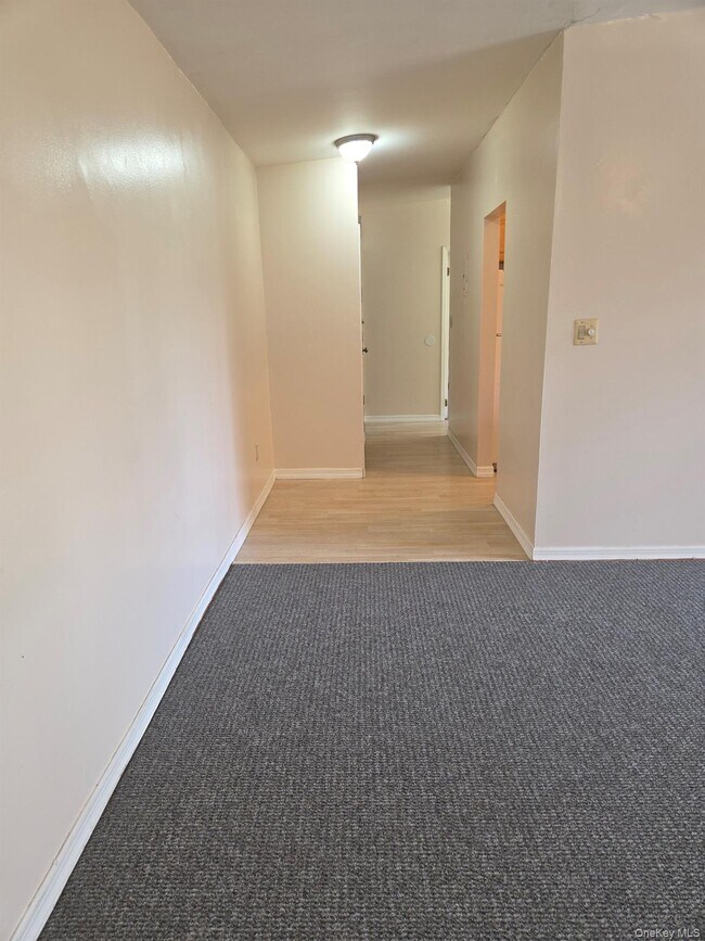 Foto del edificio - 267 N Newbridge Rd