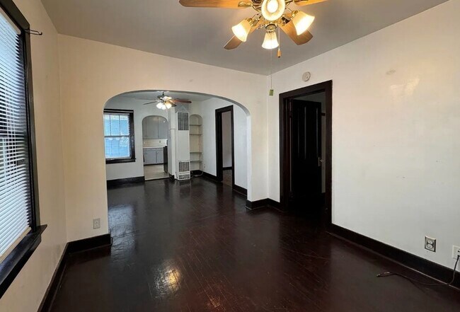 Foto del edificio - 1529 Indiana Ave