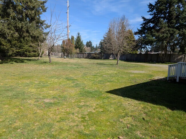 Foto del edificio - 6010 Knoble Rd E