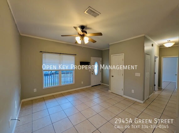 Building Photo - 2945A Green Street-