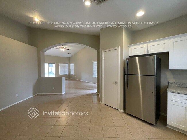 Foto del edificio - 9121 W MacKenzie Dr