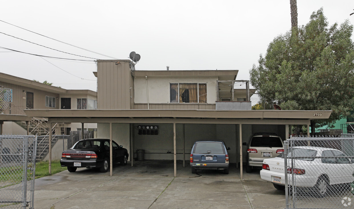 Primary Photo - 3709 San Juan St