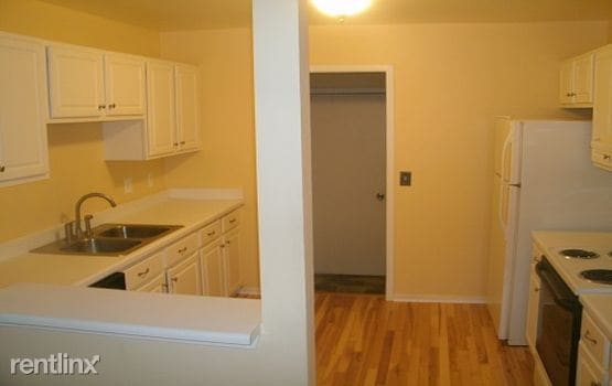 Building Photo - 2 br, 2.5 bath Condo - 252 Barrington Cir