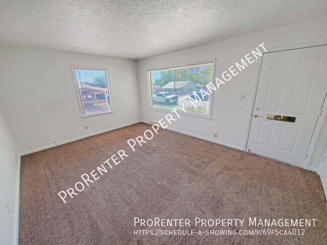 Building Photo - Spacious 4 Bed, 2 Bath Ogden Home