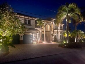 Building Photo - 945 Cypress Dr