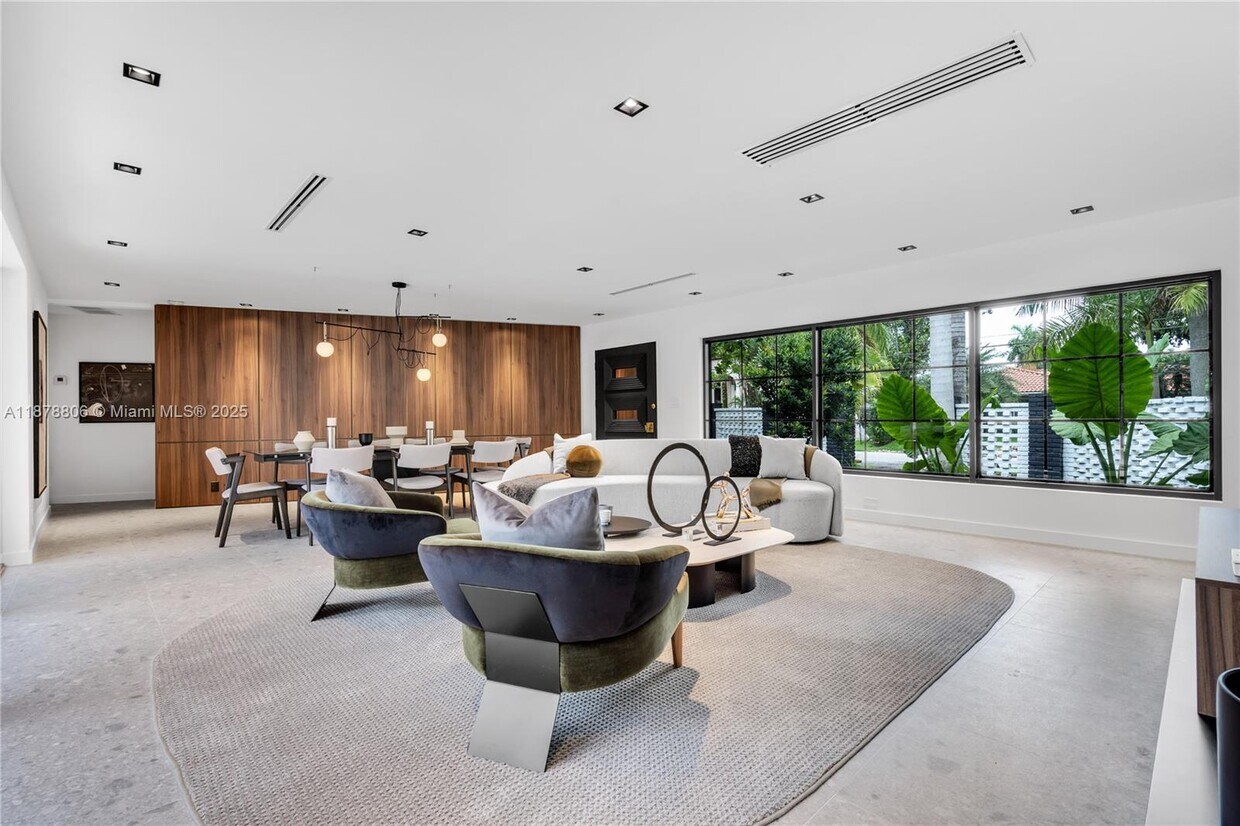 Foto principal - 2500 Bayview Dr